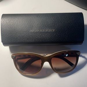 perfect condition Burberry sunglasses